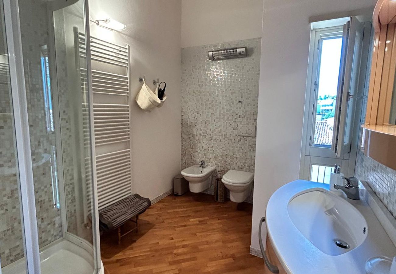 Ferienwohnung in Salò - Mansarda del Gallo