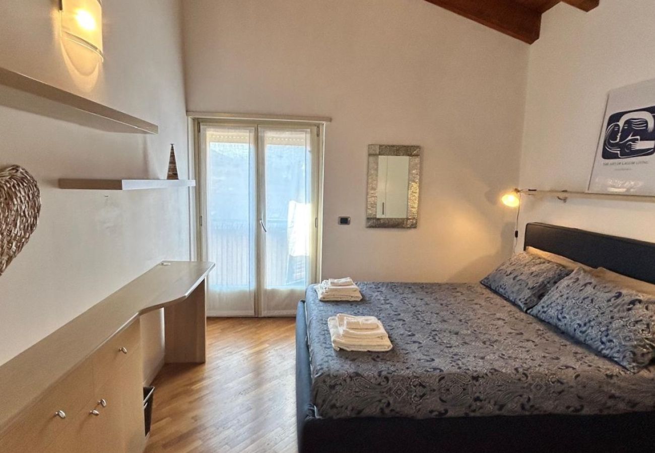 Ferienwohnung in Salò - Mansarda del Gallo
