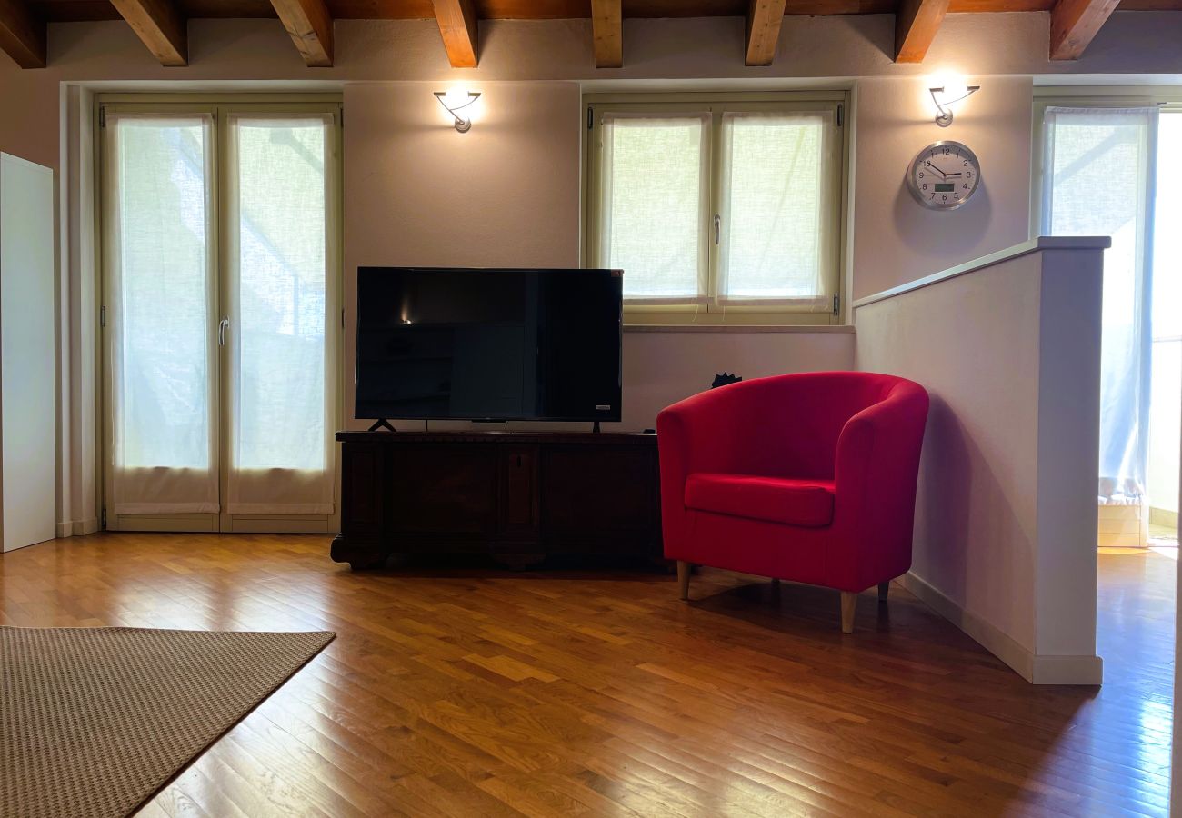 Ferienwohnung in Salò - Mansarda del Gallo