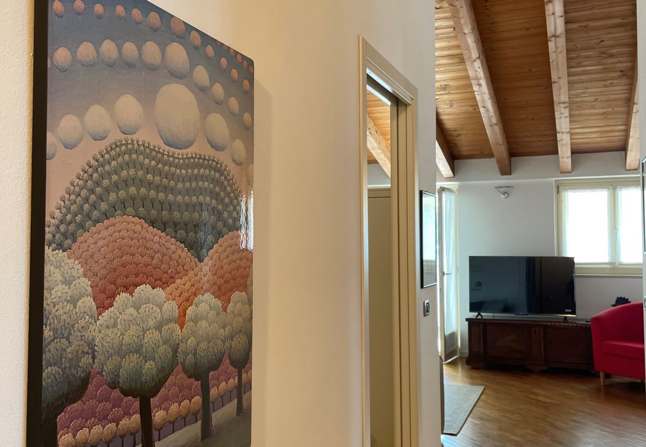 Ferienwohnung in Salò - Mansarda del Gallo