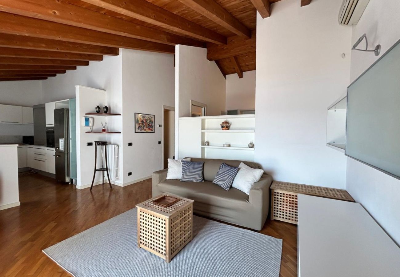 Apartment in Salò - Mansarda del Gallo