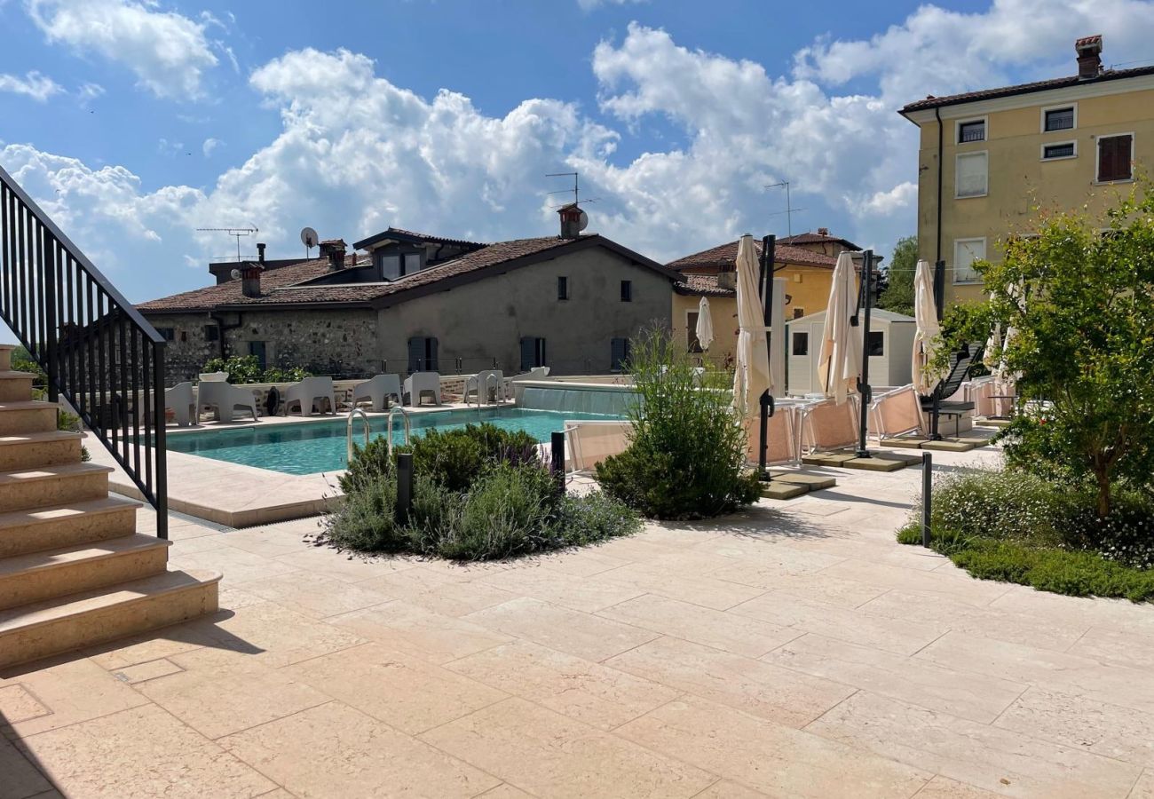 Apartment in Soiano del Lago - Dimora del Torchio