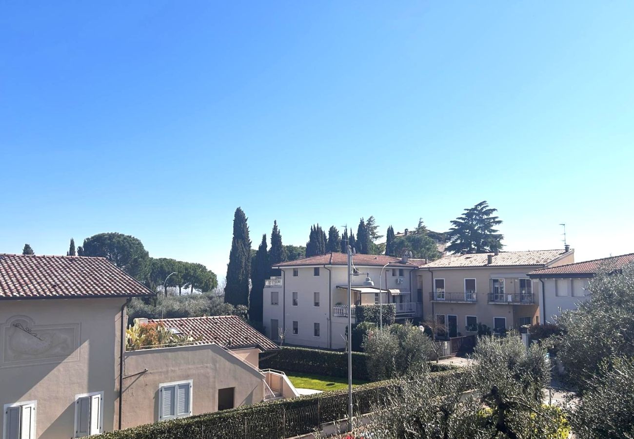 Apartment in Moniga del Garda - Casa Magenta