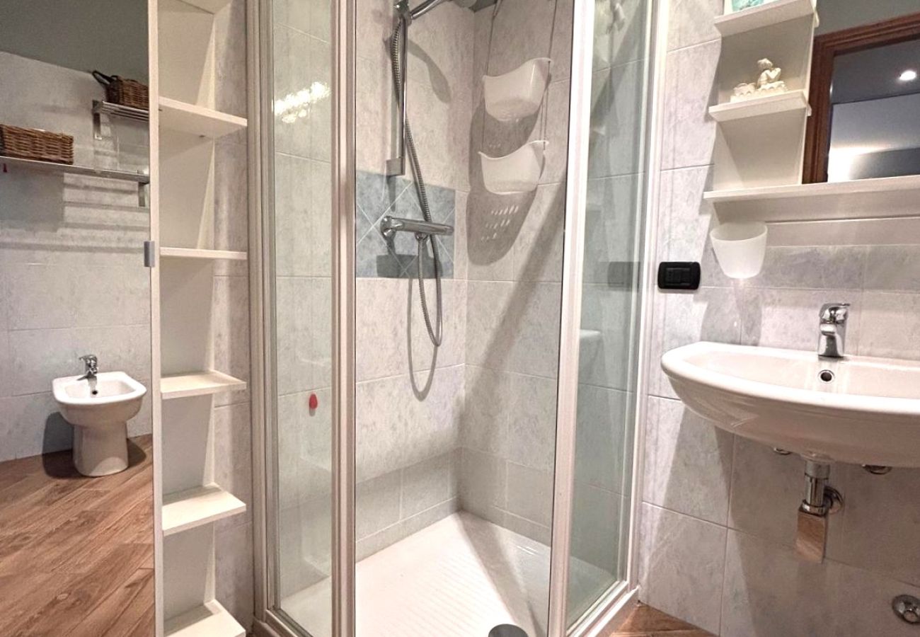 Apartment in Moniga del Garda - Casa Magenta