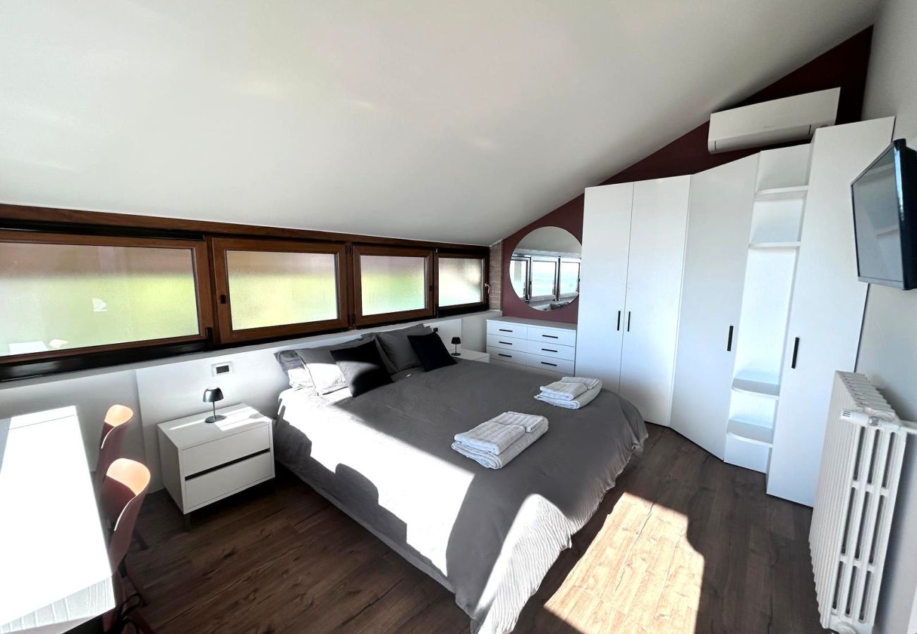 Apartment in Padenghe sul Garda - Casa Pratello