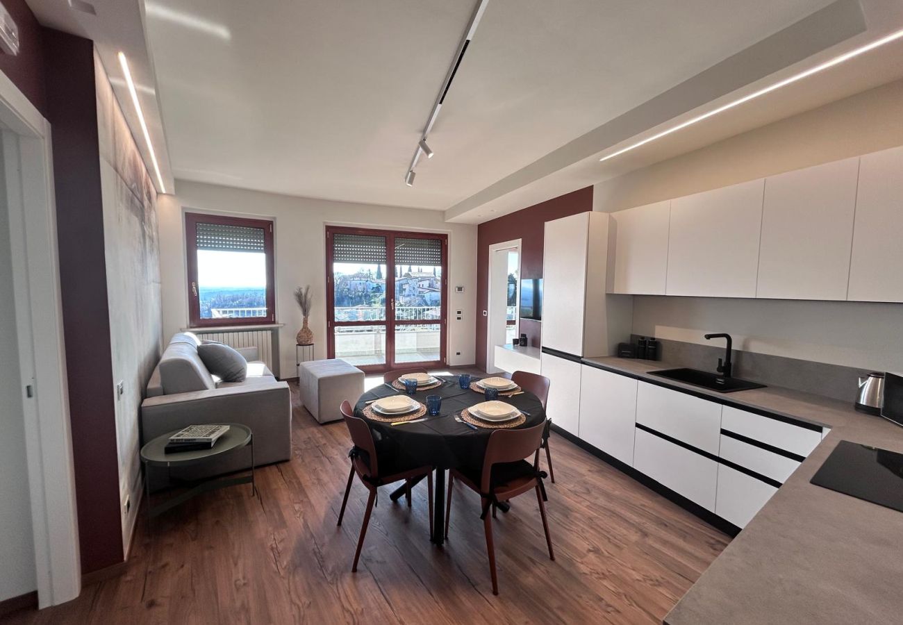Apartment in Padenghe sul Garda - Casa Pratello