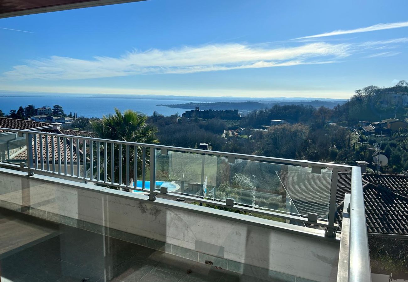 Apartment in Padenghe sul Garda - Casa Pratello